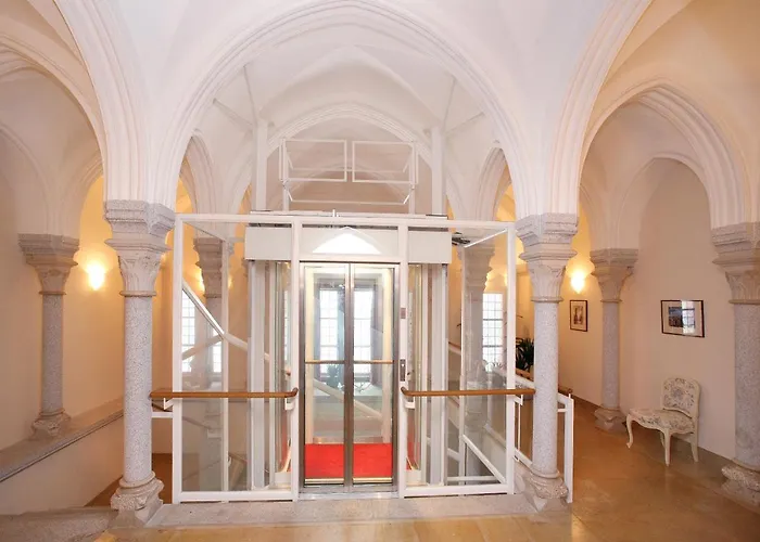 Schlossresidenz Fischhorn 아파트호텔 4*